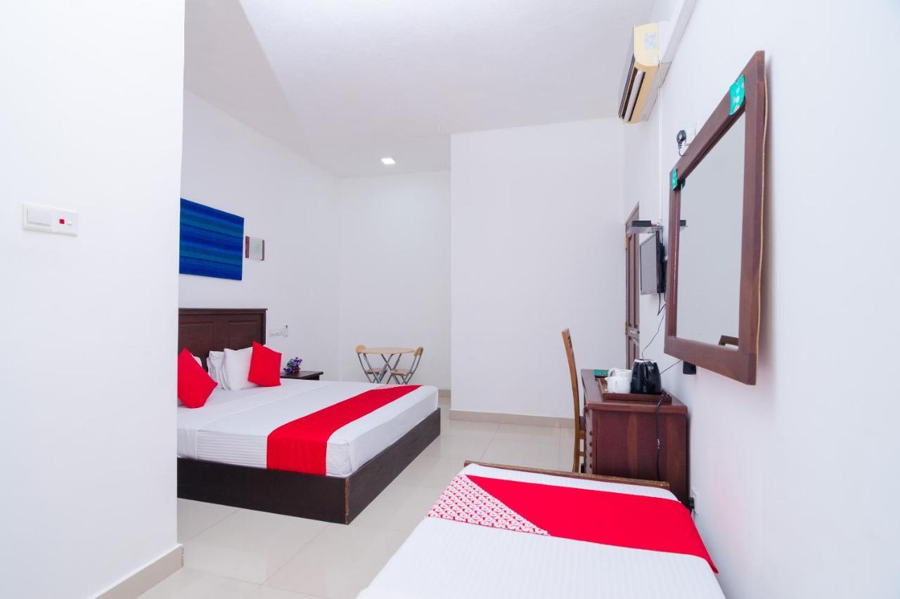 Hotel Coral Breeze Colombo Extérieur photo